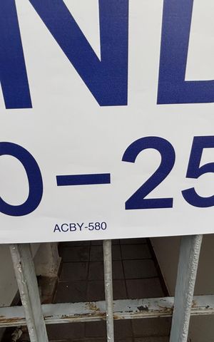 Casa à venda com 210m², 3 quartos e 3 vagas Casa à venda com 210m², 3 quartos e 3 vagasPlaca