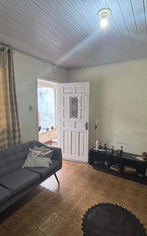 Casa à venda com 210m², 3 quartos e 3 vagas Casa à venda com 210m², 3 quartos e 3 vagasSala