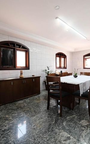Casa para alugar com 450m², 3 quartos e 6 vagasCozinha