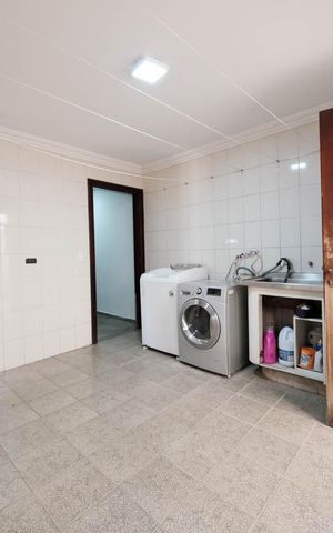 Casa para alugar com 450m², 3 quartos e 6 vagasÁrea de Serviço