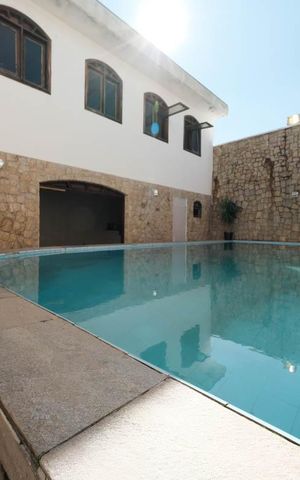 Casa para alugar com 450m², 3 quartos e 6 vagasÁrea externa