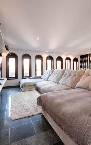 Casa para alugar com 450m², 3 quartos e 6 vagasSala