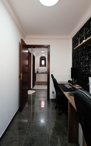 Casa para alugar com 450m², 3 quartos e 6 vagasEscritório