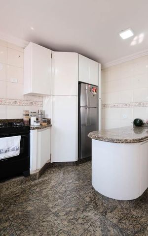 Casa para alugar com 450m², 3 quartos e 6 vagasCozinha