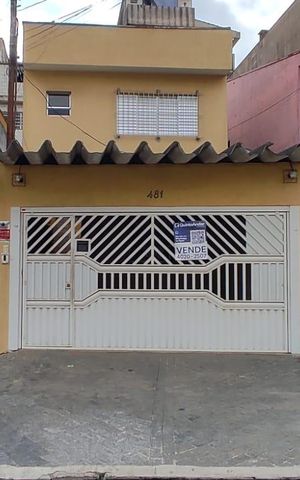 Casa para alugar com 189m², 3 quartos e 2 vagas Casa para alugar com 189m², 3 quartos e 2 vagasFachada