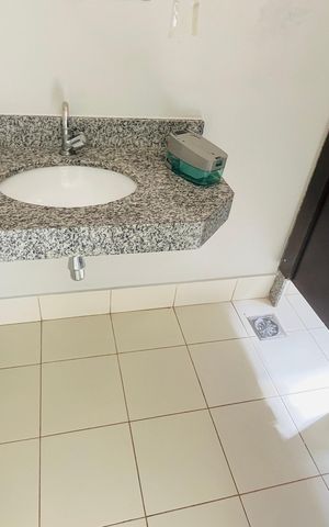 Casa à venda com 139m², 2 quartos e 13 vagas