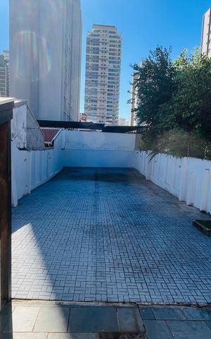 Casa à venda com 139m², 2 quartos e 13 vagas