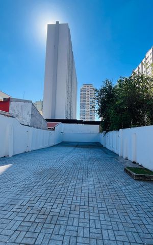 Casa à venda com 139m², 2 quartos e 13 vagas