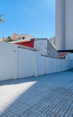 Casa à venda com 139m², 2 quartos e 13 vagas