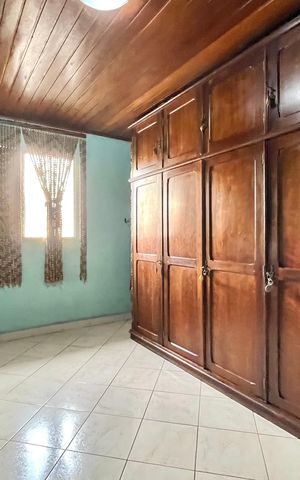 Casa à venda com 150m², 4 quartos e 3 vagas Casa à venda com 150m², 4 quartos e 3 vagasQuarto 2