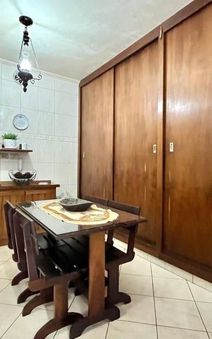 Casa à venda com 150m², 4 quartos e 3 vagas Casa à venda com 150m², 4 quartos e 3 vagasSala de Jantar