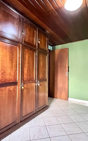 Casa à venda com 150m², 4 quartos e 3 vagas Casa à venda com 150m², 4 quartos e 3 vagasQuarto 2