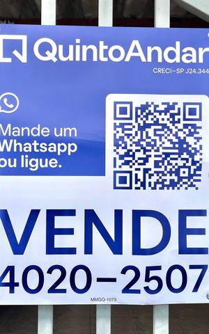 Casa à venda com 150m², 4 quartos e 3 vagas Casa à venda com 150m², 4 quartos e 3 vagasPlaquinha
