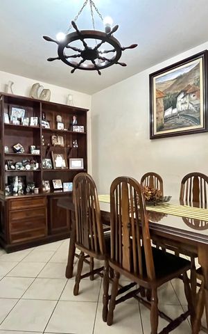 Casa à venda com 150m², 4 quartos e 3 vagas Casa à venda com 150m², 4 quartos e 3 vagasSala 1
