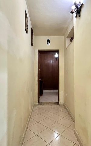 Casa à venda com 150m², 4 quartos e 3 vagas Casa à venda com 150m², 4 quartos e 3 vagasCorredor