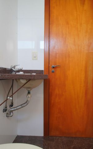 Apartamento à venda com 246m², 4 quartos e 2 vagasBanheiro 1