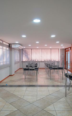 Apartamento à venda com 246m², 4 quartos e 2 vagasÁrea comum - Salão de festas