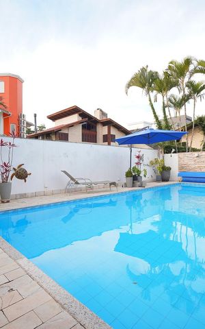 Casa para alugar com 450m², 3 quartos e 3 vagasPiscina