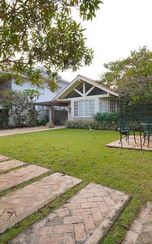 Casa para alugar com 450m², 3 quartos e 3 vagasFachada