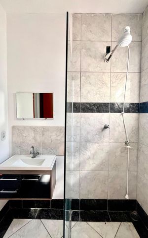 Casa à venda com 200m², 3 quartos e 3 vagas Casa à venda com 200m², 3 quartos e 3 vagasBanheiro da Suíte 3