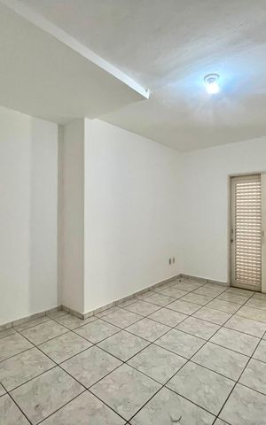 Casa à venda com 200m², 3 quartos e 3 vagas Casa à venda com 200m², 3 quartos e 3 vagasSuíte 2