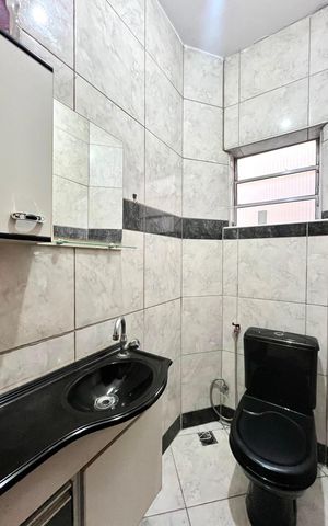 Casa à venda com 200m², 3 quartos e 3 vagas Casa à venda com 200m², 3 quartos e 3 vagasLavabo