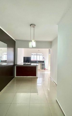 Casa à venda com 200m², 3 quartos e 3 vagas Casa à venda com 200m², 3 quartos e 3 vagasSala de Jantar
