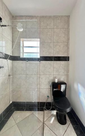 Casa à venda com 200m², 3 quartos e 3 vagas Casa à venda com 200m², 3 quartos e 3 vagasBanheiro da Suíte 3