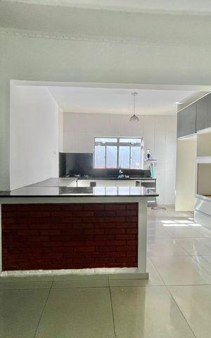 Casa à venda com 200m², 3 quartos e 3 vagas Casa à venda com 200m², 3 quartos e 3 vagasSala de Jantar