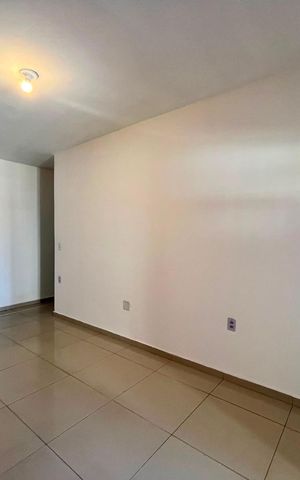 Casa à venda com 200m², 3 quartos e 3 vagas Casa à venda com 200m², 3 quartos e 3 vagasSala
