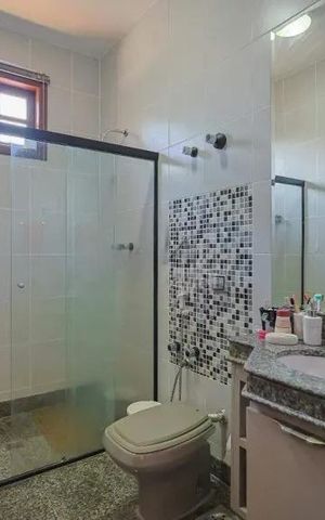 Casa para alugar com 364m², 4 quartos e 6 vagas Casa para alugar com 364m², 4 quartos e 6 vagasBanheiro social