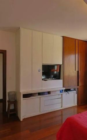 Casa para alugar com 364m², 4 quartos e 6 vagas Casa para alugar com 364m², 4 quartos e 6 vagasSuíte