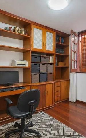 Casa para alugar com 364m², 4 quartos e 6 vagas Casa para alugar com 364m², 4 quartos e 6 vagasEscritório