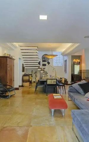Casa para alugar com 364m², 4 quartos e 6 vagas Casa para alugar com 364m², 4 quartos e 6 vagasSala