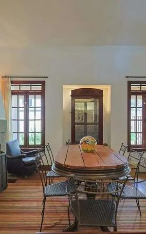Casa para alugar com 364m², 4 quartos e 6 vagas Casa para alugar com 364m², 4 quartos e 6 vagasSala