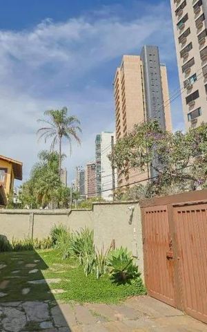 Casa para alugar com 364m², 4 quartos e 6 vagas Casa para alugar com 364m², 4 quartos e 6 vagasÁrea comum