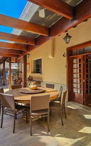 Casa para alugar com 364m², 4 quartos e 6 vagas Casa para alugar com 364m², 4 quartos e 6 vagasÁrea comum