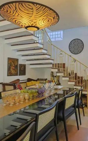 Casa para alugar com 364m², 4 quartos e 6 vagas Casa para alugar com 364m², 4 quartos e 6 vagasSala