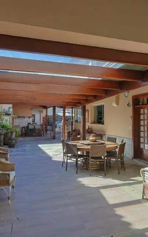Casa para alugar com 364m², 4 quartos e 6 vagas Casa para alugar com 364m², 4 quartos e 6 vagasÁrea comum