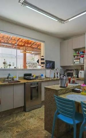 Casa para alugar com 364m², 4 quartos e 6 vagas Casa para alugar com 364m², 4 quartos e 6 vagasCopa