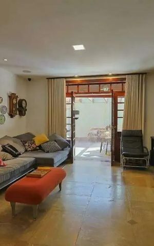 Casa para alugar com 364m², 4 quartos e 6 vagas Casa para alugar com 364m², 4 quartos e 6 vagasSala