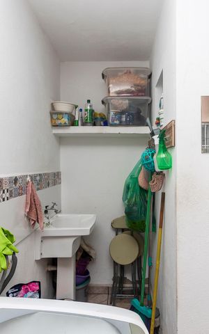 Casa à venda com 63m², 2 quartos e 2 vagas Casa à venda com 63m², 2 quartos e 2 vagasLavanderia