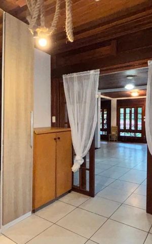 Casa à venda com 200m², 4 quartos e 3 vagasSuíte
