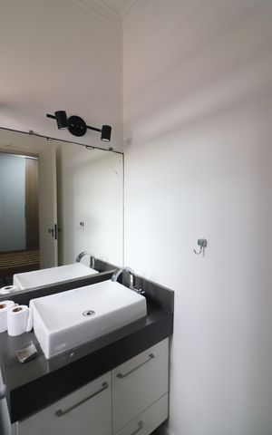 Casa à venda com 180m², 3 quartos e 2 vagasQuarto 1 - Suíte Banheiro 