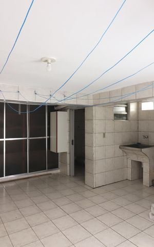 Casa à venda com 180m², 3 quartos e 2 vagasÁrea de Serviço