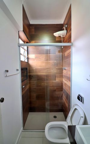 Casa à venda com 180m², 3 quartos e 2 vagasQuarto 2 - Suíte Banheiro 
