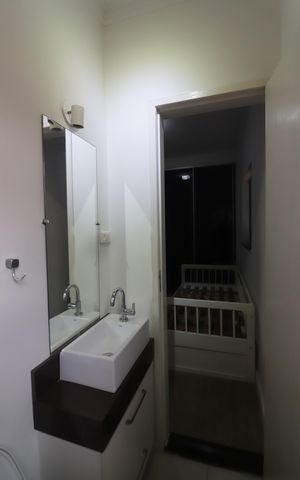Casa à venda com 180m², 3 quartos e 2 vagasQuarto 2 - Suíte Banheiro 