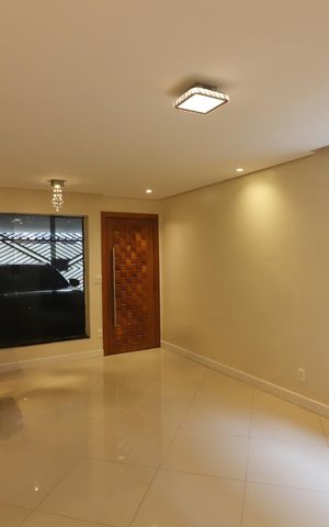 Casa à venda com 180m², 3 quartos e 2 vagasSala 
