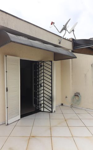 Casa à venda com 180m², 3 quartos e 2 vagasQuarto 3 - Suíte Banheiro Sacada