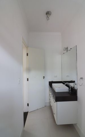 Casa à venda com 180m², 3 quartos e 2 vagasQuarto 3 - Suíte Banheiro 